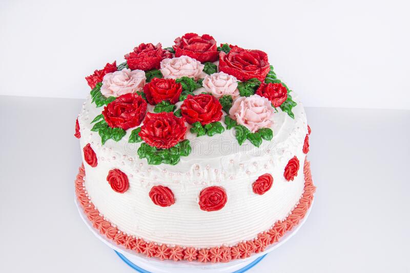 Floral red velvet cake