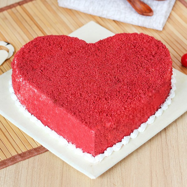 Romantic Heart Shape Cake Design