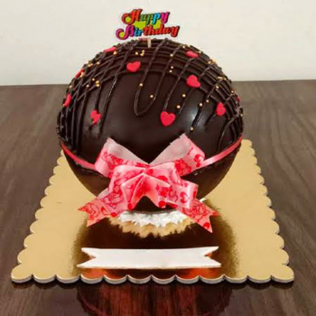 Eggless Pinata Chocolate Cake