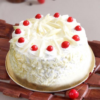 White Forest Eggless Cake